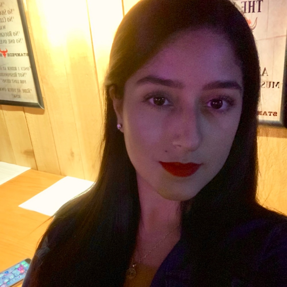 Meet your Posher, Esmeralda